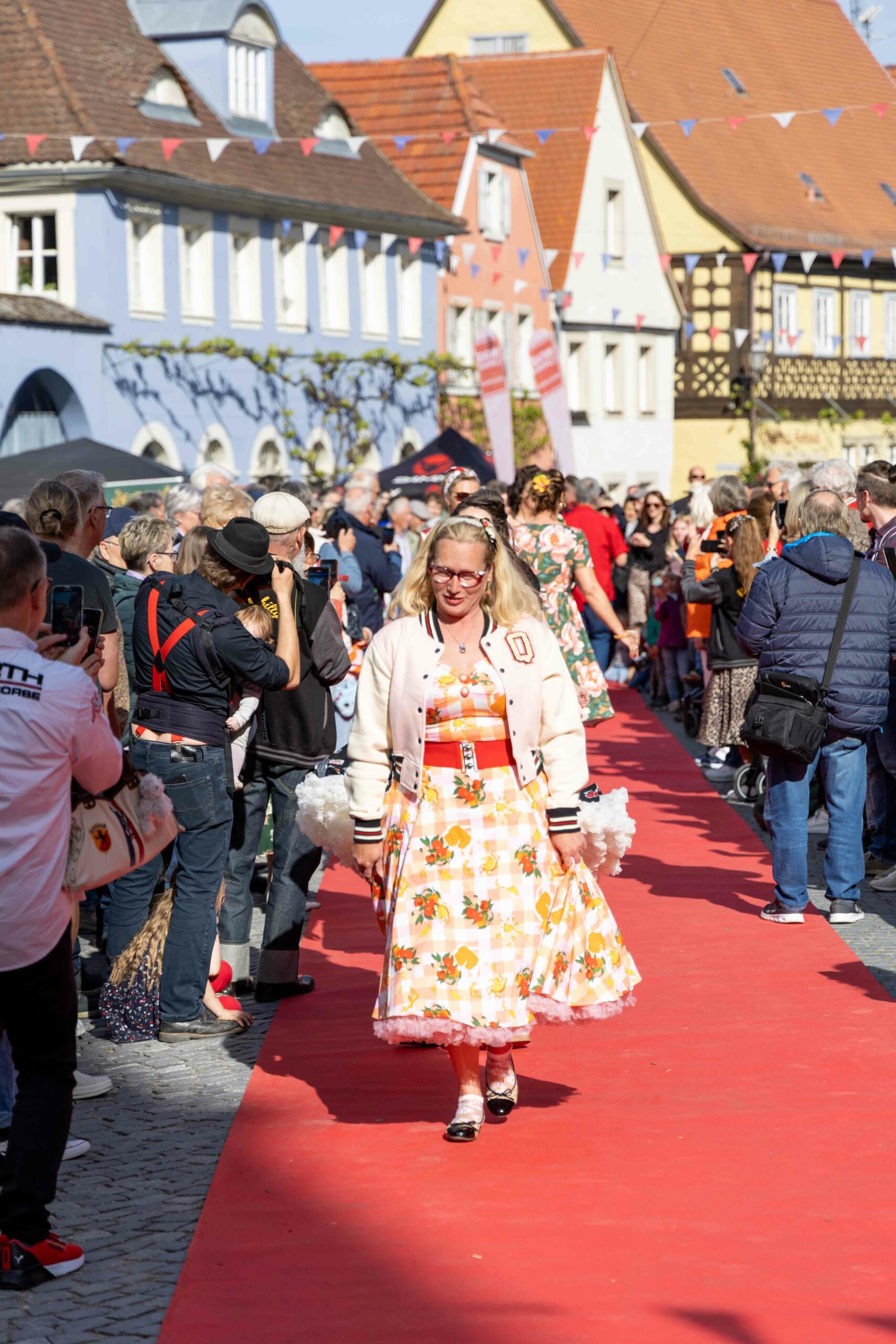 7 Roter Teppich (367)