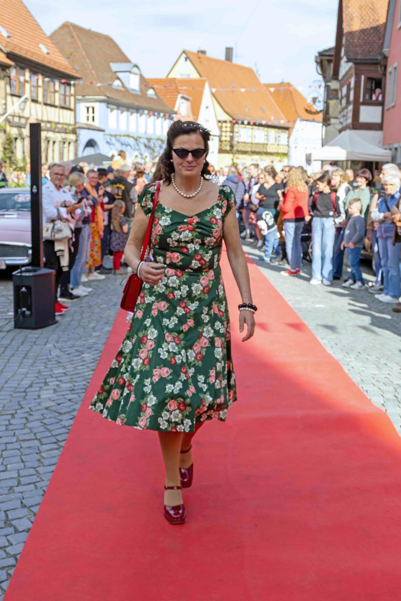 7 Roter Teppich (380)